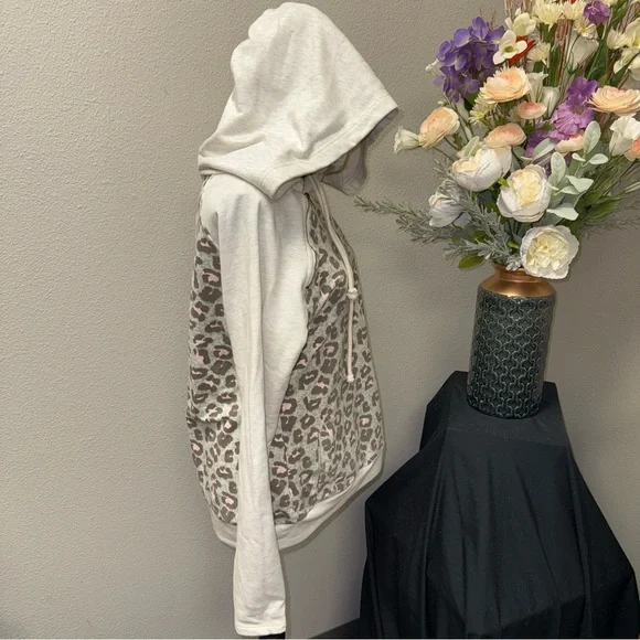 Vanilla Bay Leopard Print Hooded Sweatshirt Cowl Neck Zip Accent M - Picture 4 of 8